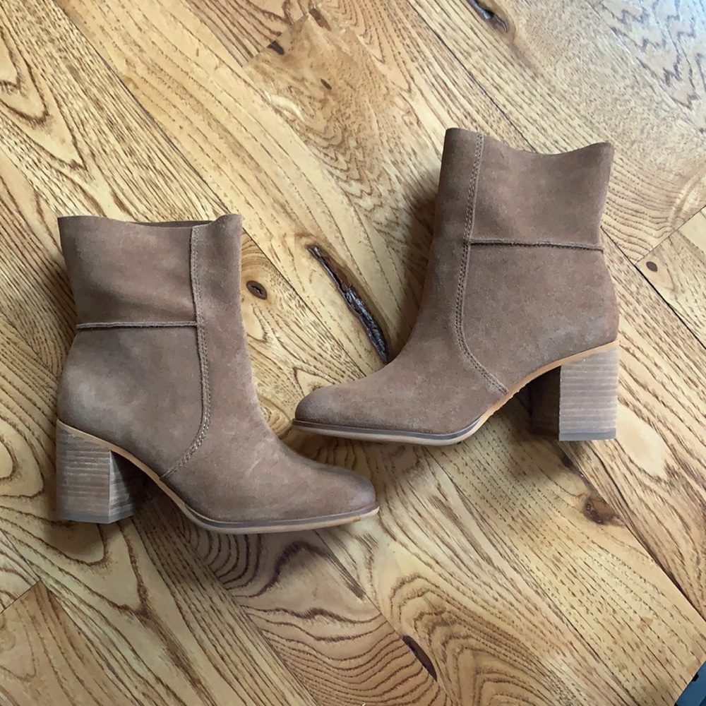 NWOT Frye Phoebe suede slouchy boots